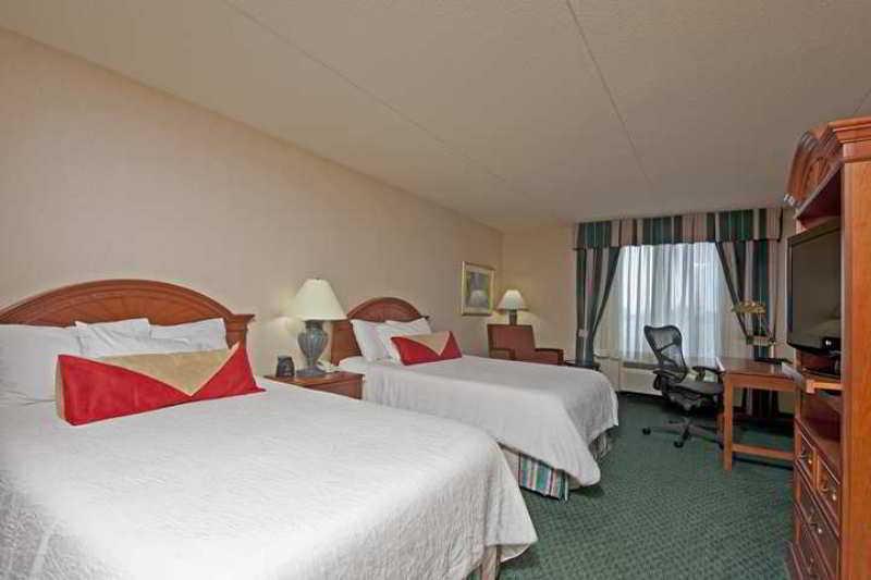 Hilton Garden Inn פלימות' מראה חיצוני תמונה